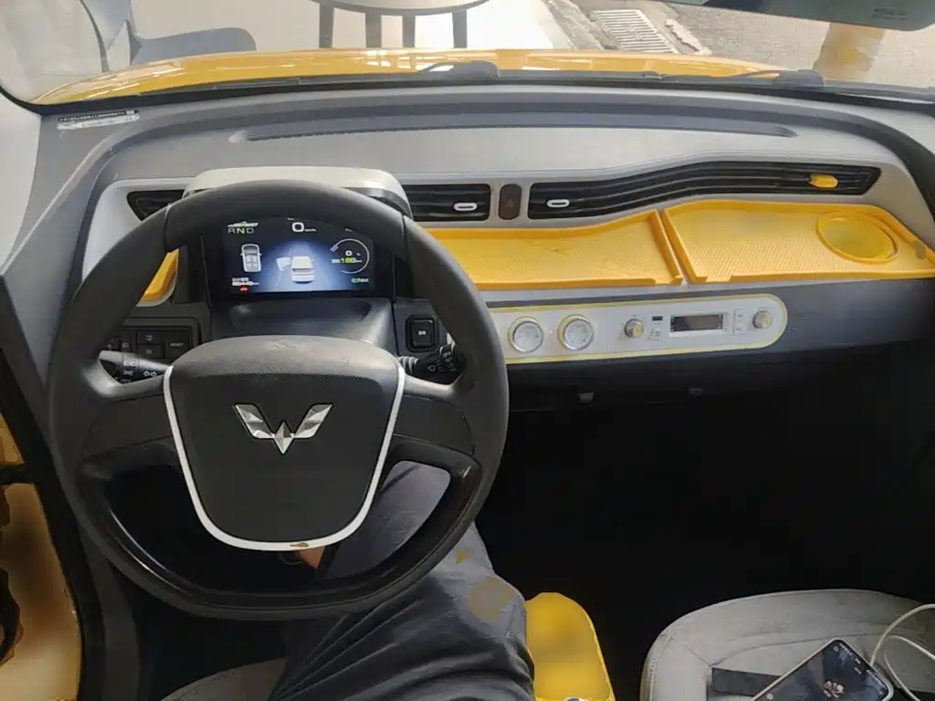 Wuling MINIEV — миниатюра 10