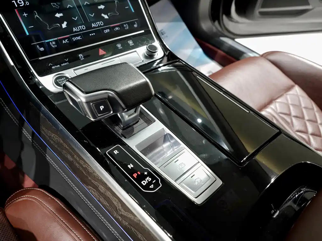 Audi A8 — миниатюра 10