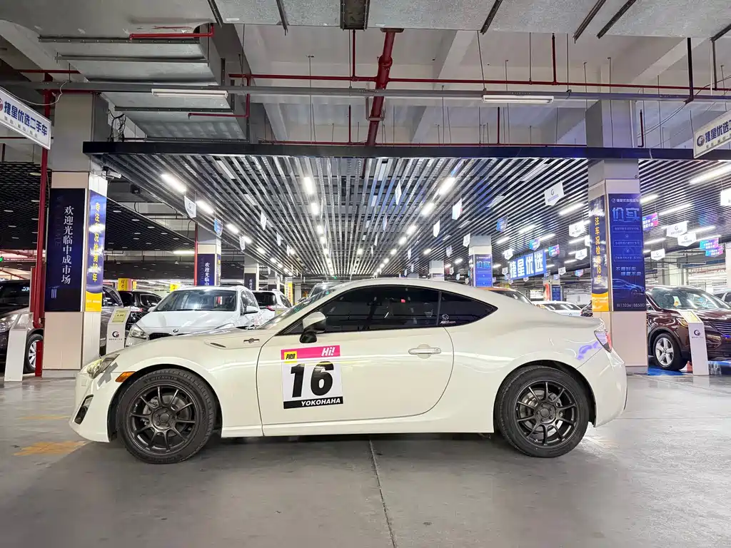 Toyota 86 — миниатюра 4