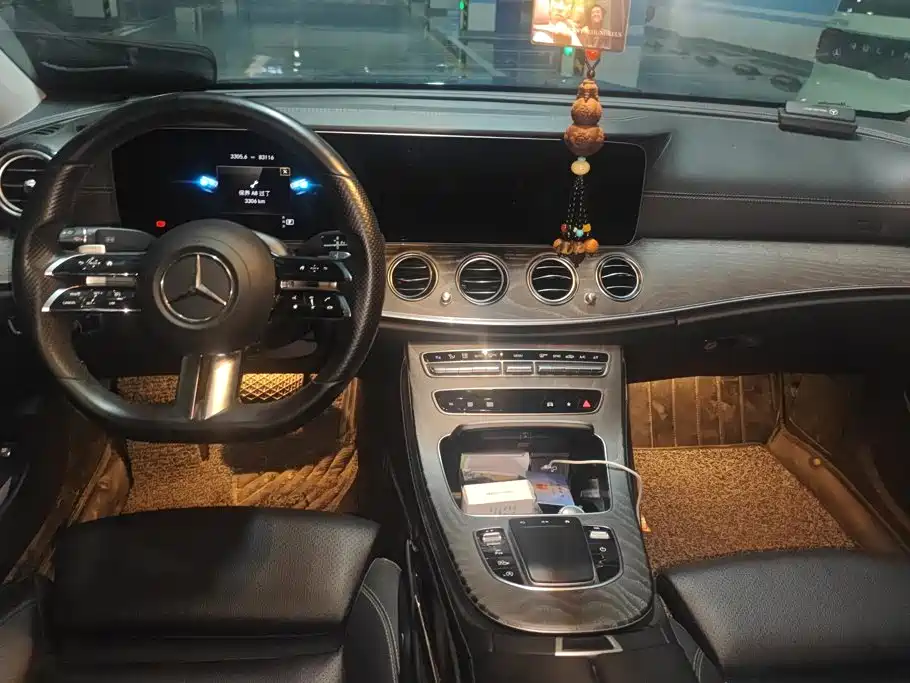 Mercedes-Benz E-Class — миниатюра 12