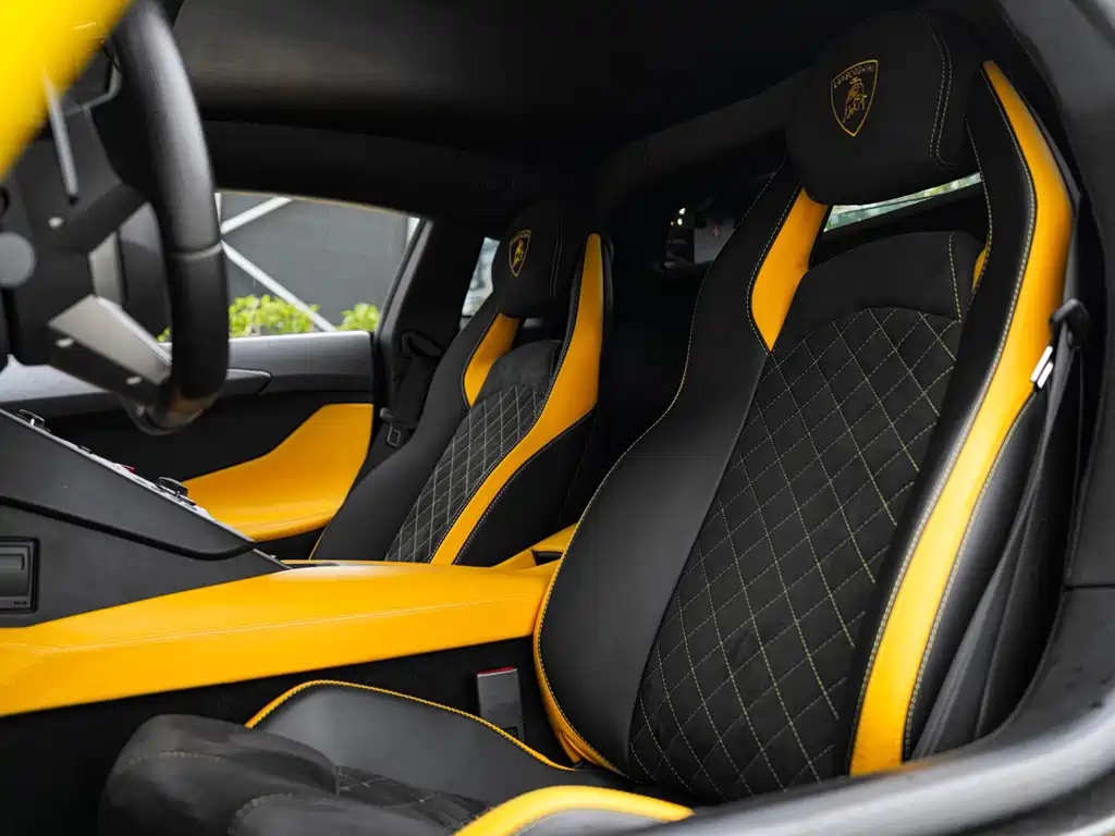 Lamborghini Aventador — миниатюра 13