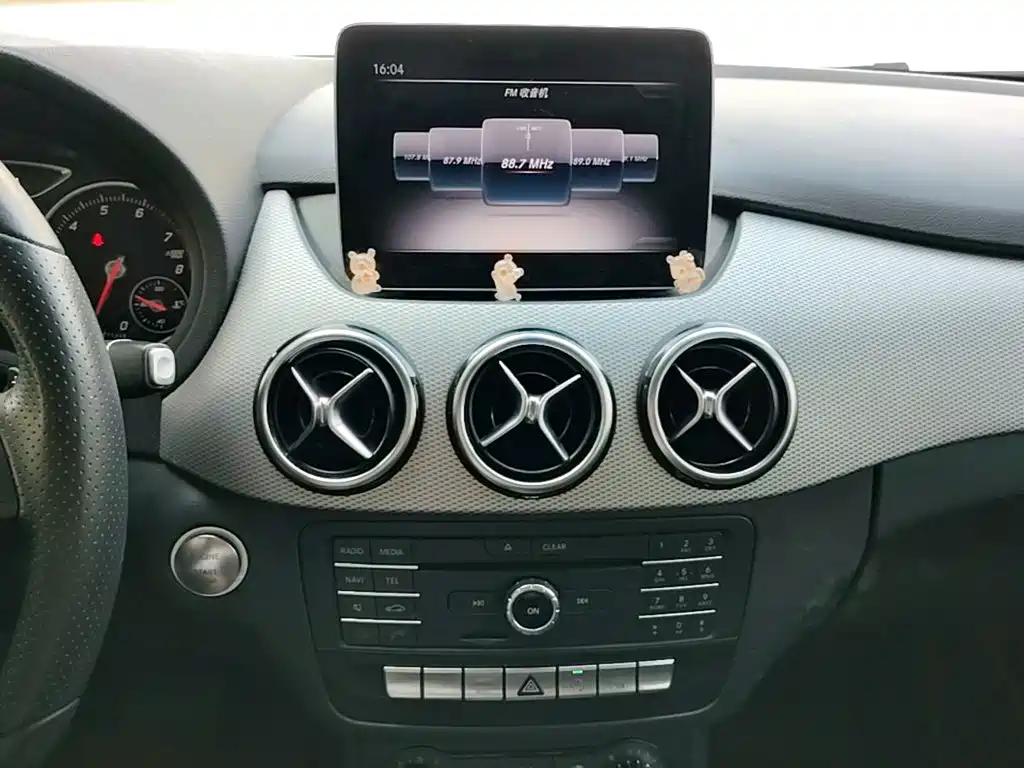 Mercedes-Benz B-Class — миниатюра 13
