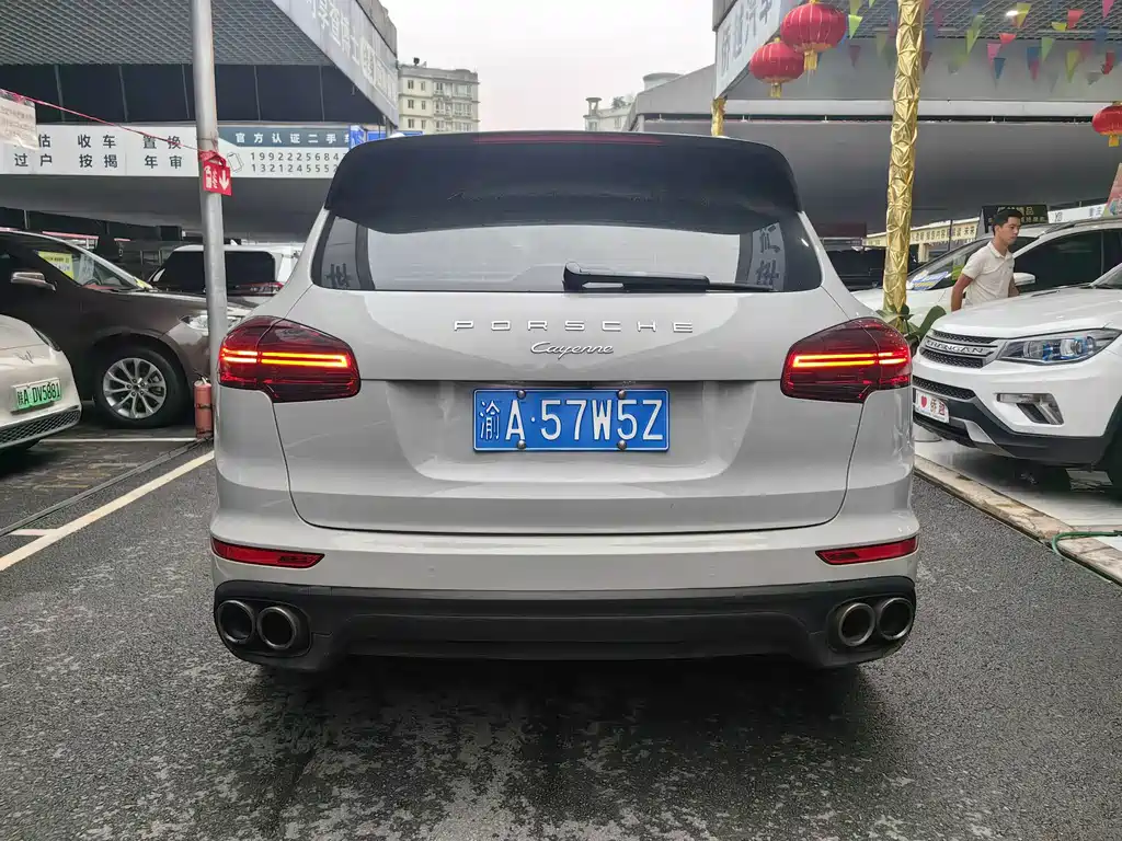 Porsche Cayenne — миниатюра 5