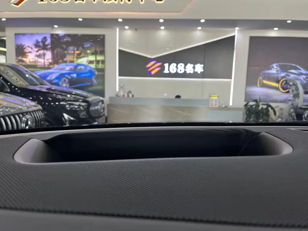 Mercedes-Benz GLE (Import) — миниатюра 25