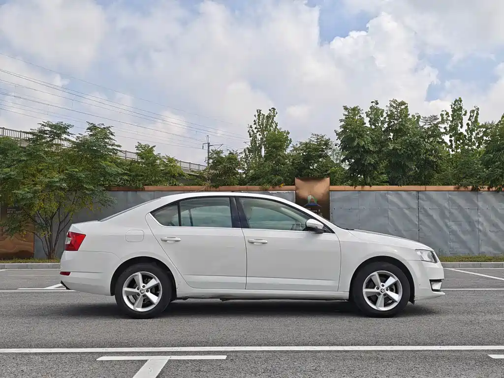 Skoda Octavia — миниатюра 7
