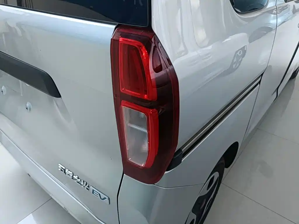 Wuling Zhiguang EV — миниатюра 8