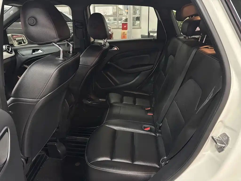 Mercedes-Benz B-Class — миниатюра 13
