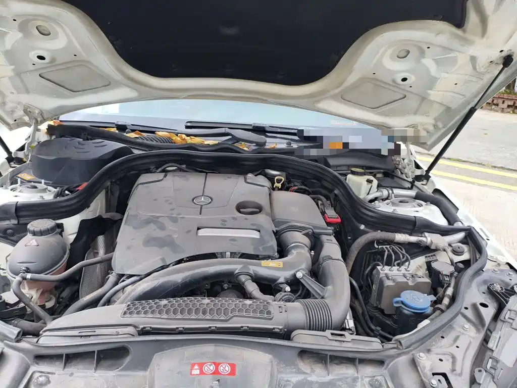 Mercedes-Benz E-Class — миниатюра 11