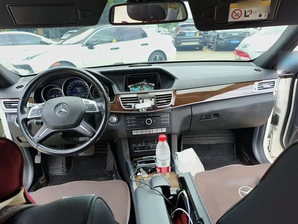 Mercedes-Benz E-Class — миниатюра 13