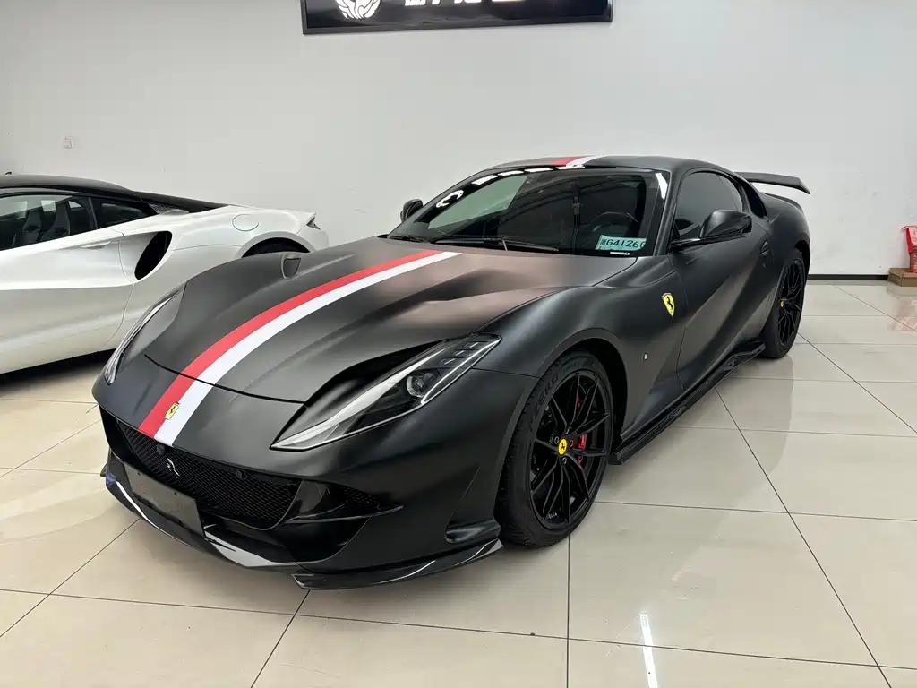 FERRARI 812