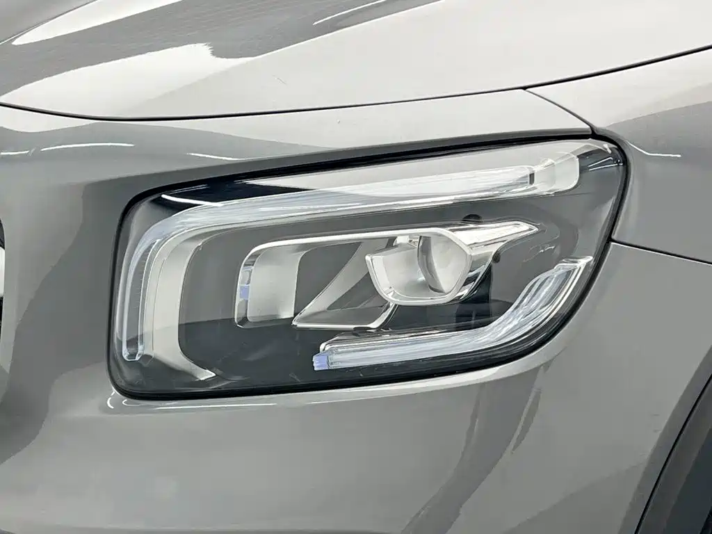 Mercedes-Benz GLB — миниатюра 9