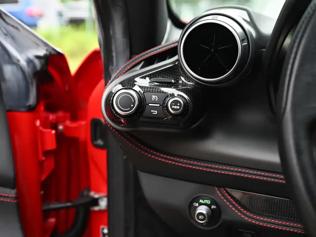 Ferrari F8 — миниатюра 17