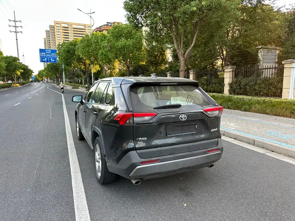 TOYOTA RAV4 RONGFANG