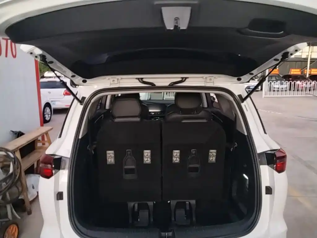 Wuling Victory — миниатюра 19