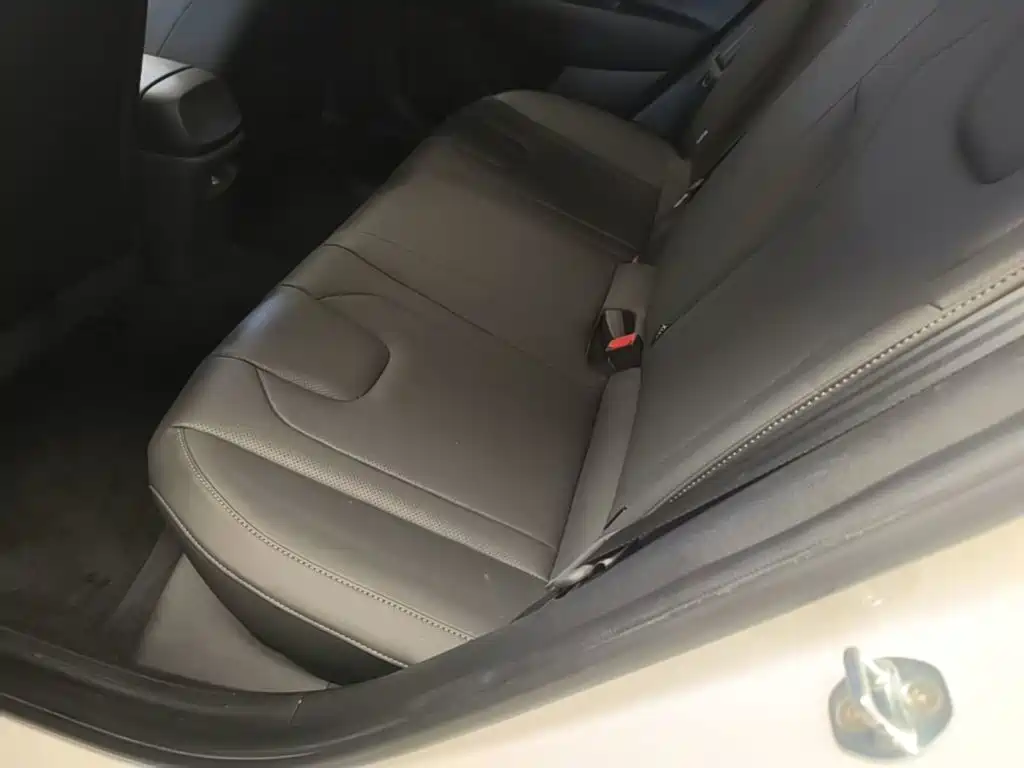 Hyundai Elantra — миниатюра 17