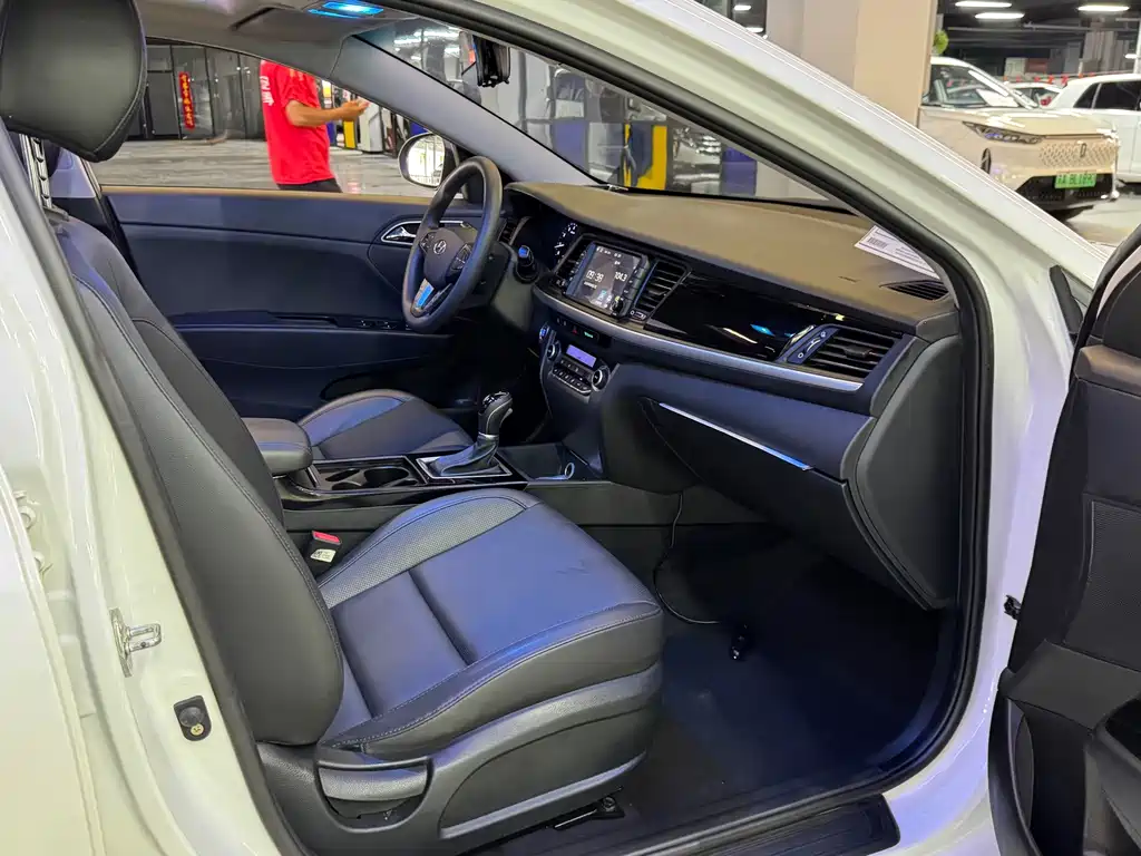 Hyundai Mistra — миниатюра 25