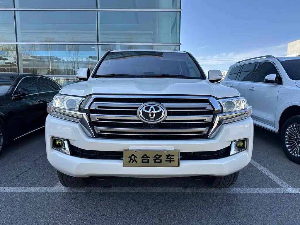 Toyota Land Cruiser - фото 2