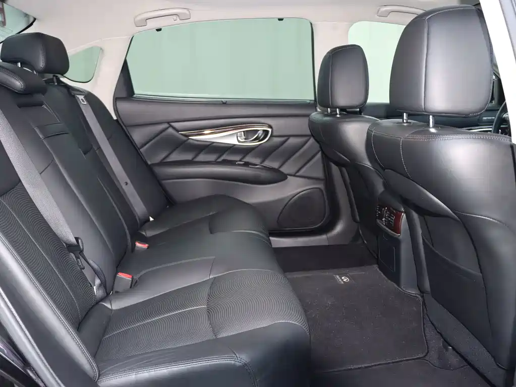 Infiniti Q70 — миниатюра 15