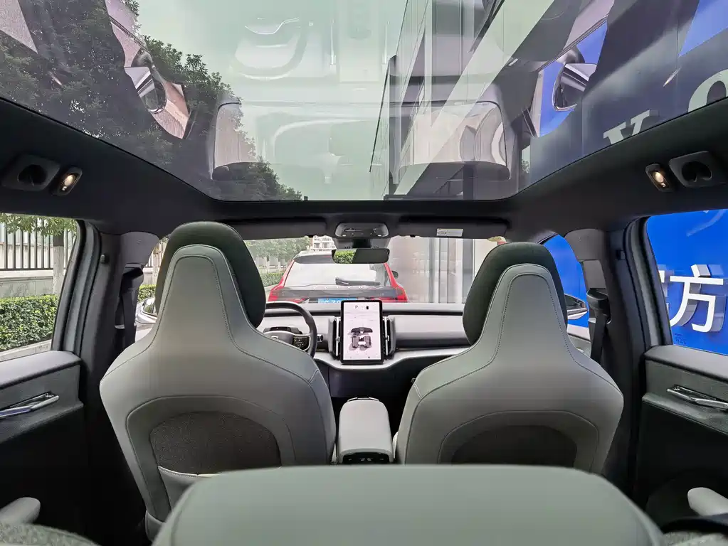 Volvo EX30 — миниатюра 11