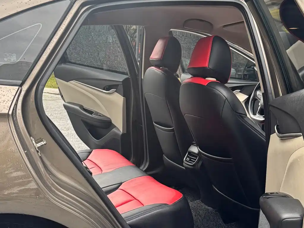 Buick Excelle — миниатюра 10