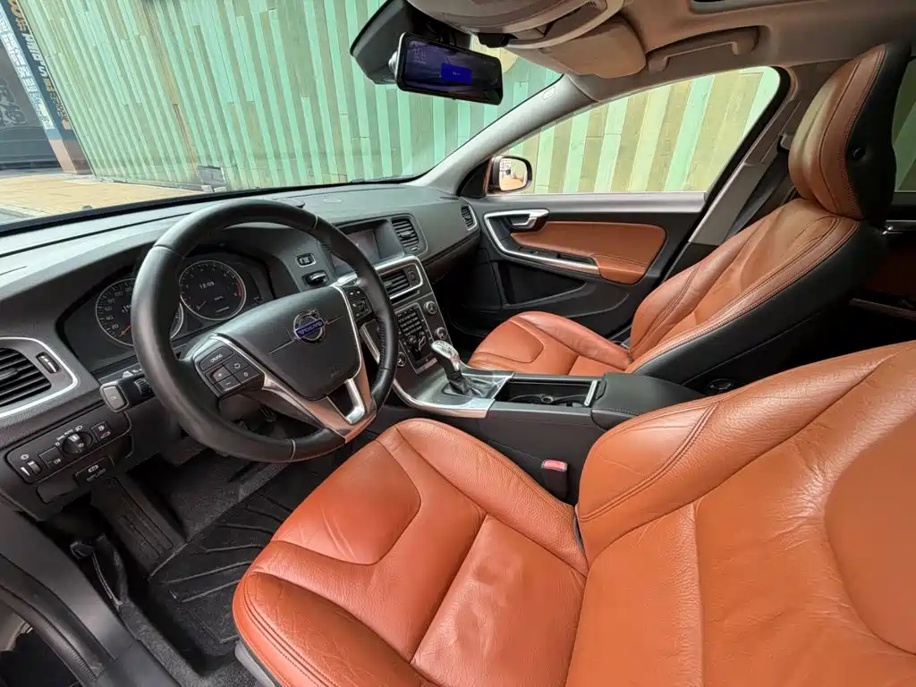 Volvo V60 — миниатюра 3