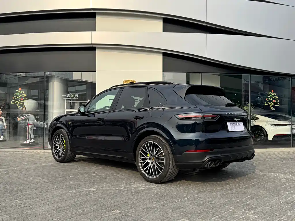 PORSCHE CAYENNE NEW ENERGY