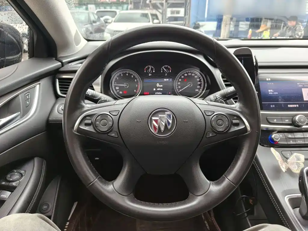 Buick LaCrosse — миниатюра 11