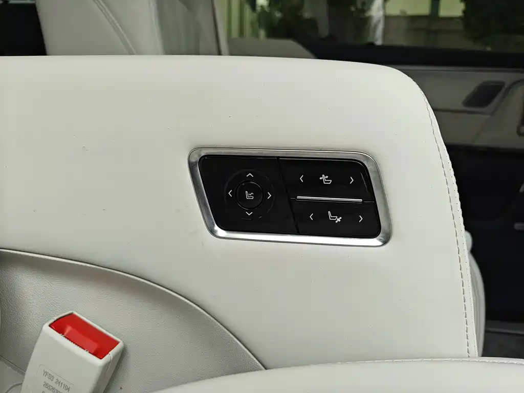 Buick GL8 Hybrid — миниатюра 12