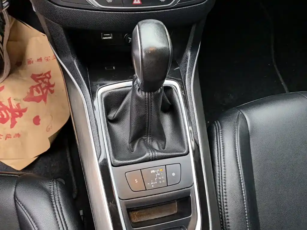 Peugeot 408 — миниатюра 14