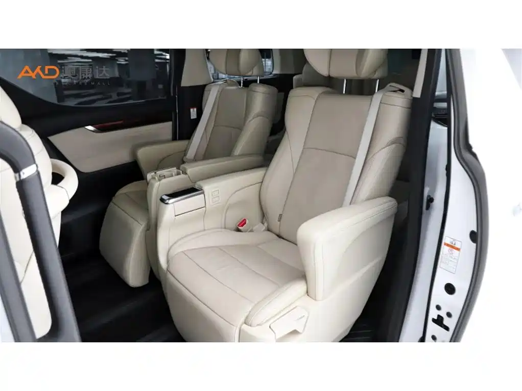 Toyota Alphard — миниатюра 7