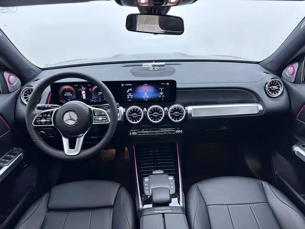 Mercedes-Benz GLB — миниатюра 18