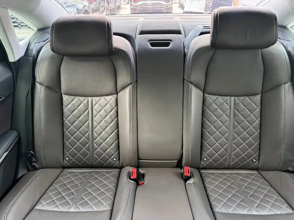 Audi A8 — миниатюра 21