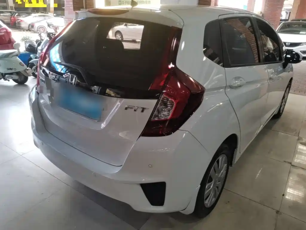 Honda Fit — миниатюра 7