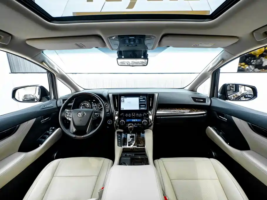Toyota Alphard — миниатюра 14