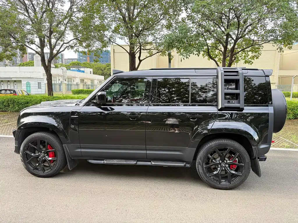 Land Rover Defender — миниатюра 7