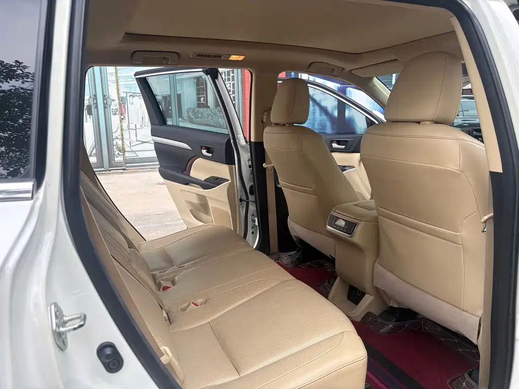 Toyota Highlander — миниатюра 12