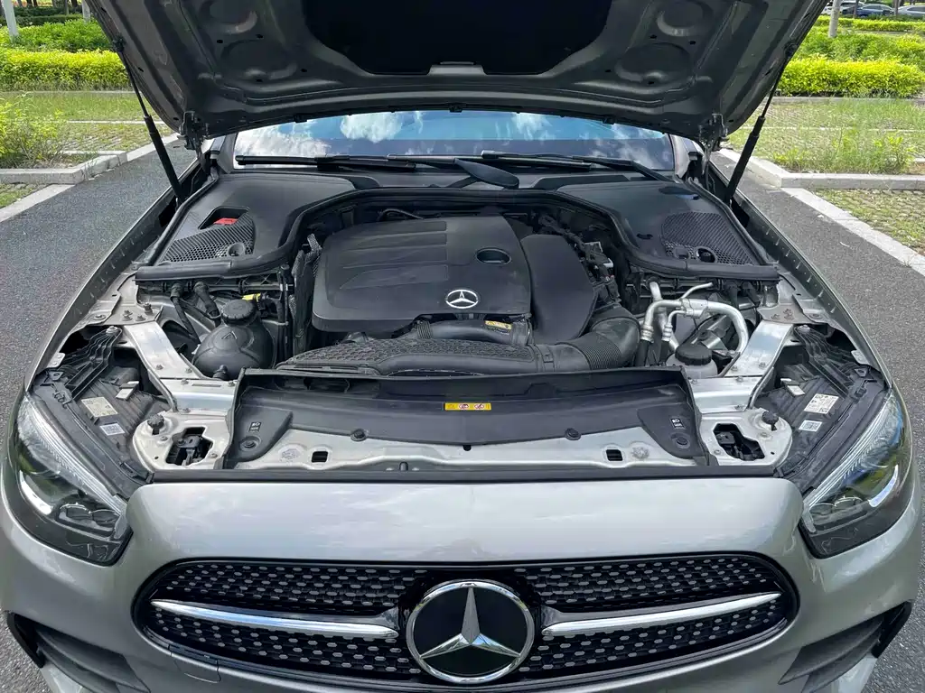 Mercedes-Benz E-Class — миниатюра 12