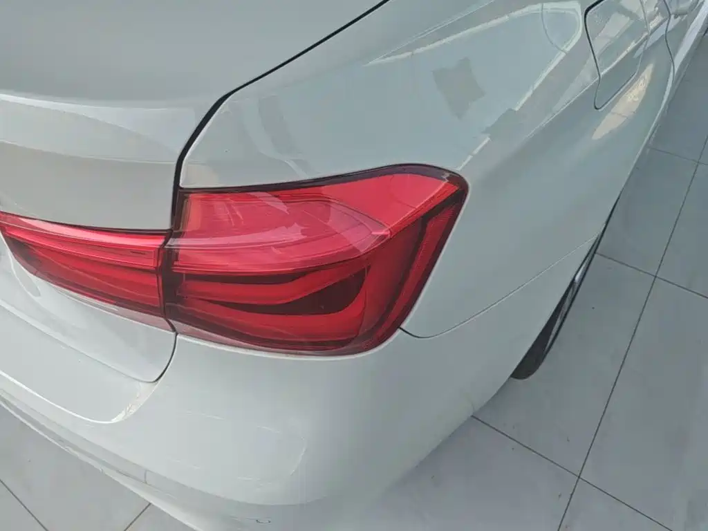 BMW 3 Series — миниатюра 8