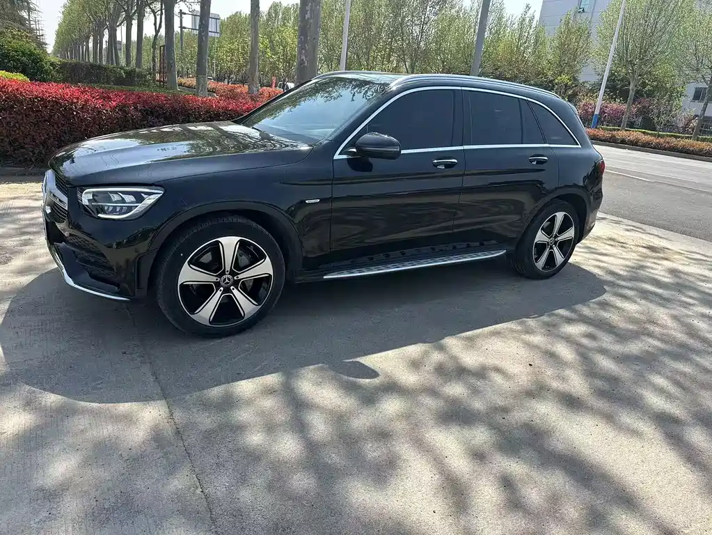 Mercedes-Benz GLC 2023