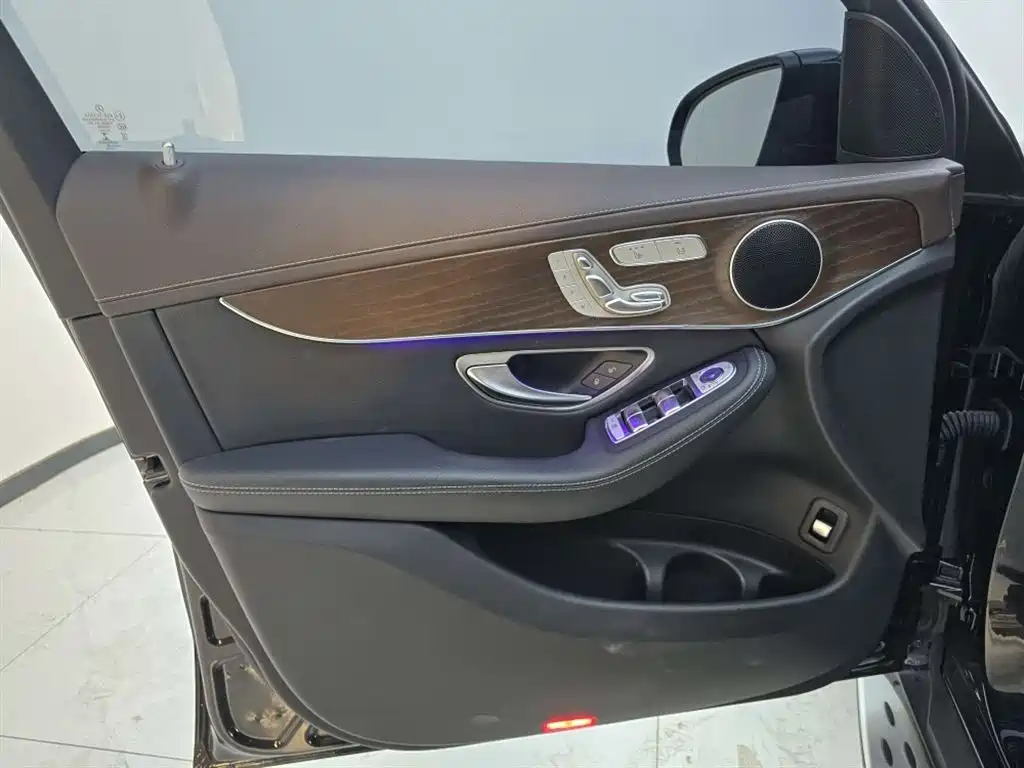 Mercedes-Benz GLC — миниатюра 11