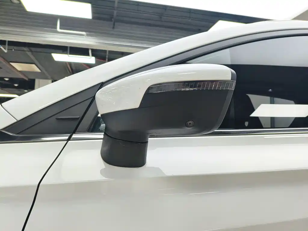 Geely Emgrand S - фото 15