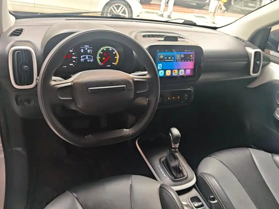 Roewe Clever — миниатюра 12