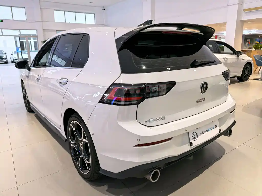 Volkswagen Golf GTI — миниатюра 3