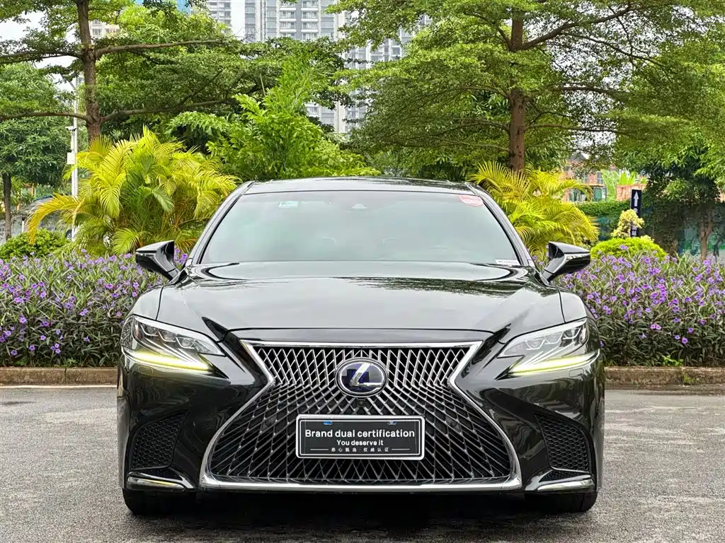 LEXUS LS