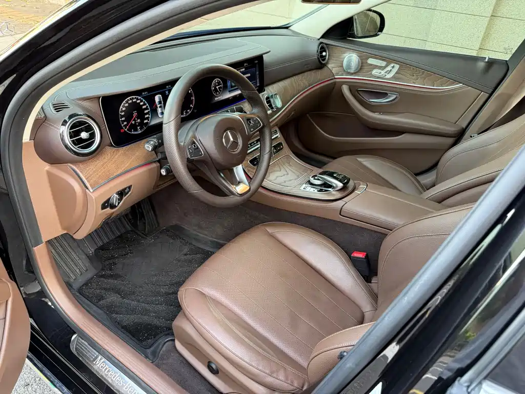 Mercedes-Benz E-Class — миниатюра 4