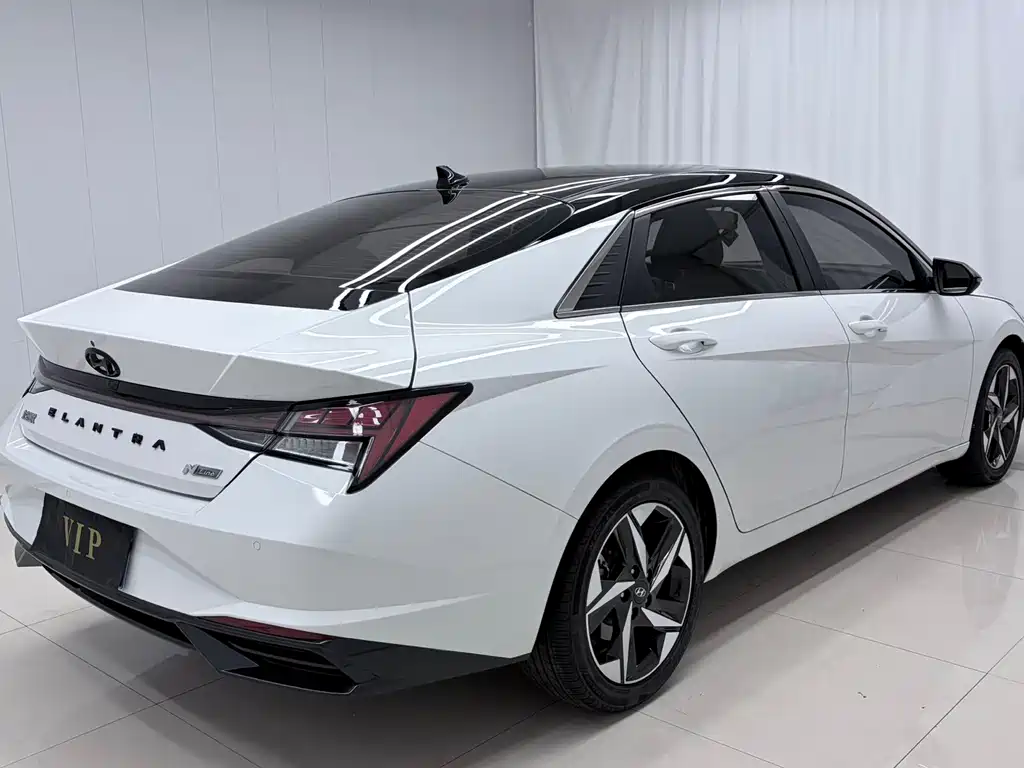 Hyundai Elantra — миниатюра 4