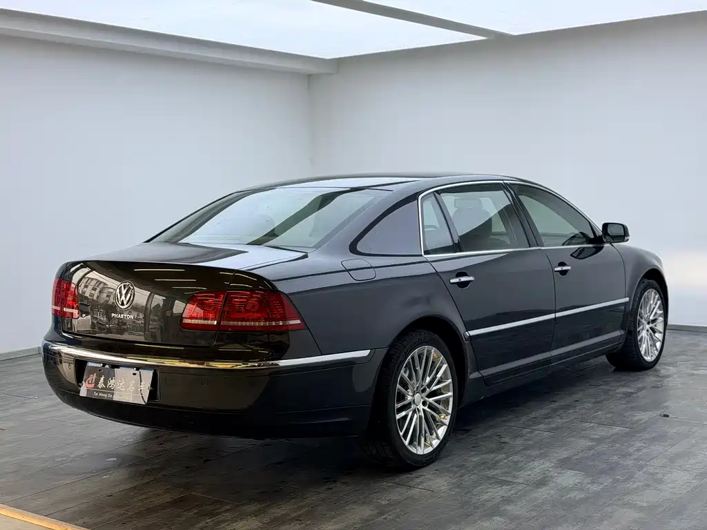 Volkswagen Phaeton 3.6L V6 4 seats Extended Individual Edition, фото 7