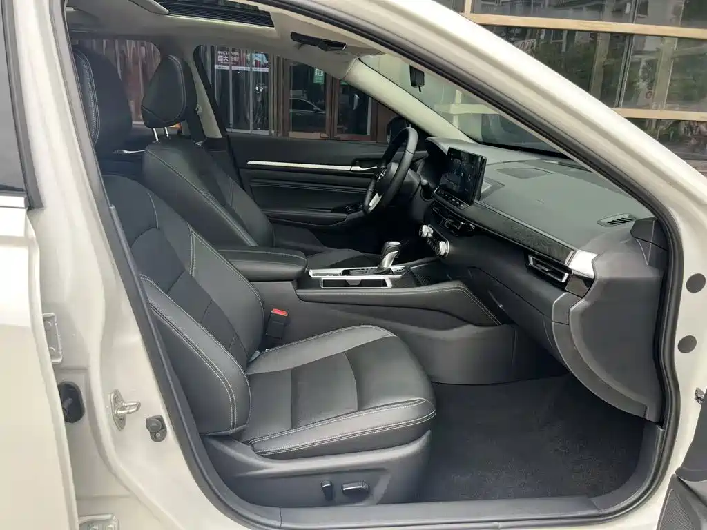 Nissan Teana — миниатюра 12