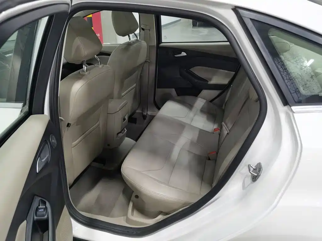 Ford Focus — миниатюра 15