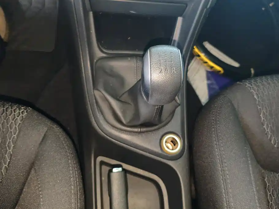 Peugeot 308 — миниатюра 16